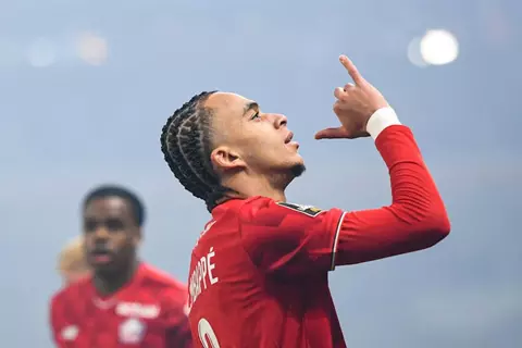 بعد نجل زيدان.. الاتحاد الجزائري يتحرك لإقناع شقيق مبابي بتمثيل المنتخب